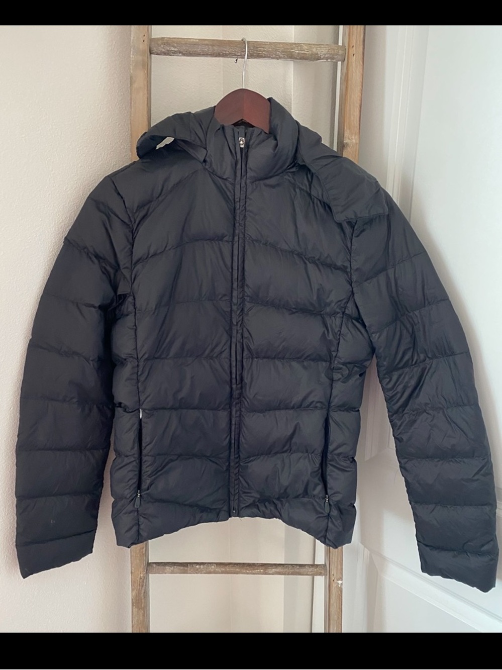 OYSHO Black Hooded Lightweight Puffer Jacket Size Medium